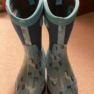 Bogs Girls Size 13 unicorn waterproof boots